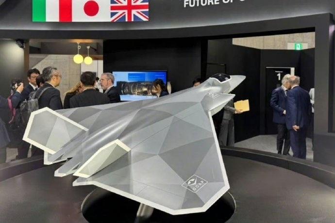 日英意六代机模型亮相日本、英国、意呆联合研制的六代机模型亮相[笑着哭]这仨国家