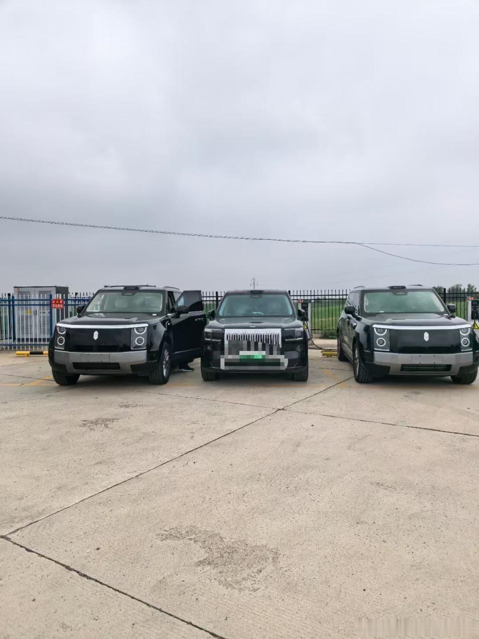 这么一比，享界g9好像看着确实更霸气一点，下半年喜欢硬朗造型SUV的朋友有福了