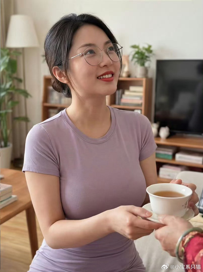 婚礼上，紫色的她～
