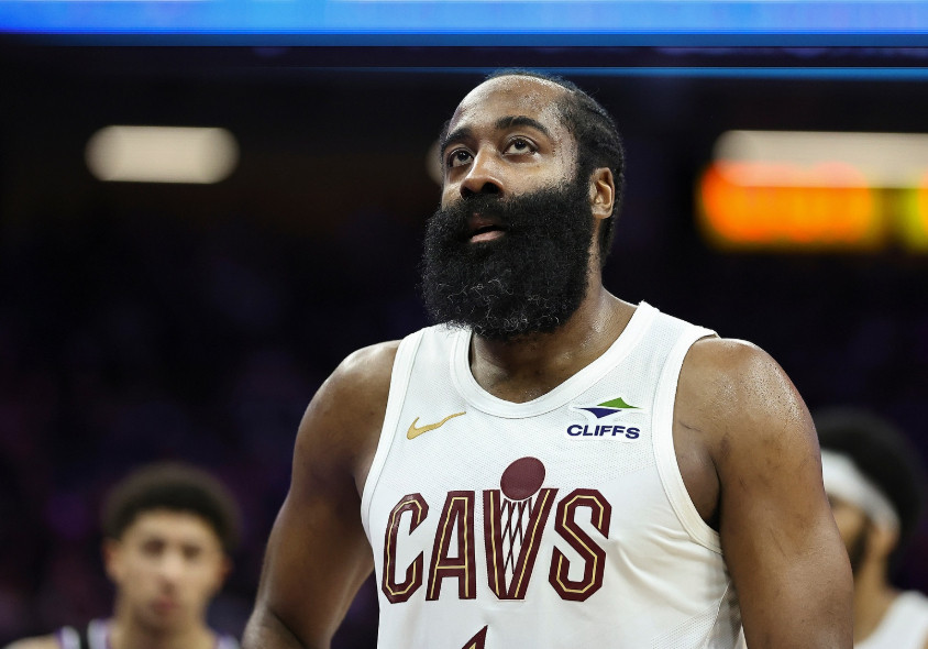 今日，萧华指定英格拉姆递补库里的名额进入全明星；今年的全明星名单公布至今，萧华已