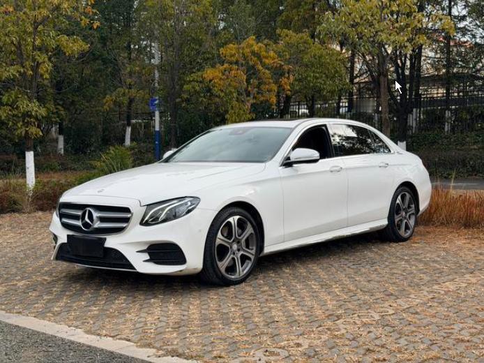 二手奔驰E级别瞎买！没个二三十万身价别碰E300二手奔驰E级选车就看三点：预算