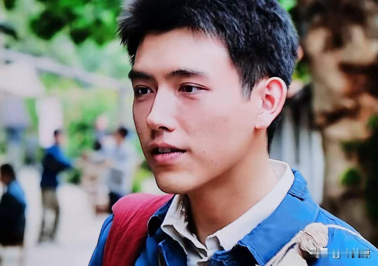 这两部年代剧都不错，不理解为何演员阵容强大的反而没安排在黄金档播出？今晚先追看了