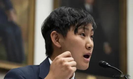 我知道他是华裔被誉为“地表最强95后”是“下一个扎克伯格”的天才少年《福布