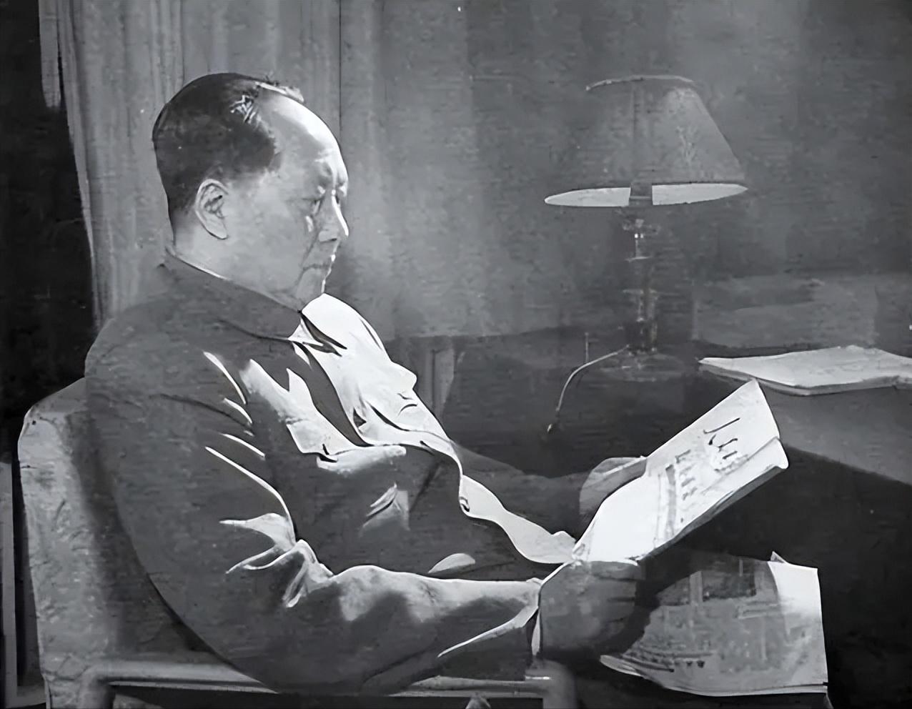 1975年，已经82岁高龄的毛主席突然问身边的人：功德林里，还有国民党战犯吗？“