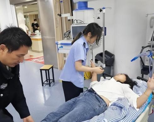 39岁医生因被指控猥亵17岁患者而遭行政拘留，但医生不服处罚将警方告上法庭，甚至