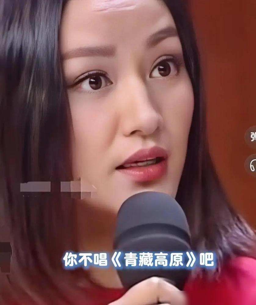 早年间某次演出后台。瞿颖直接找韩红说，你别唱《青藏高原》了，我练这首了。