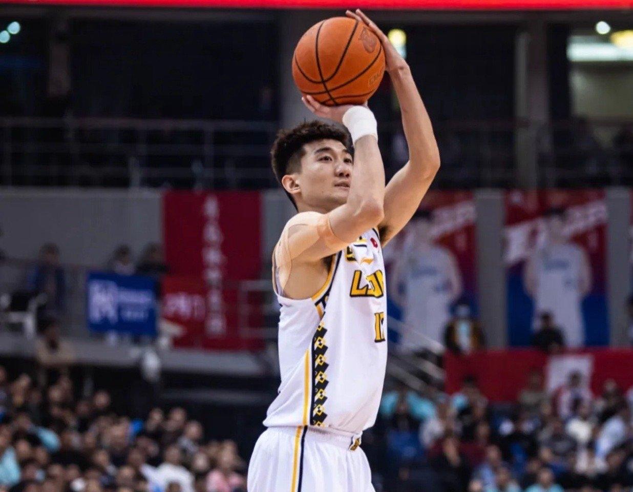 太强了！广厦102-79轻取北控，这三位是赢球大功臣！1. 布朗：CBA第一外