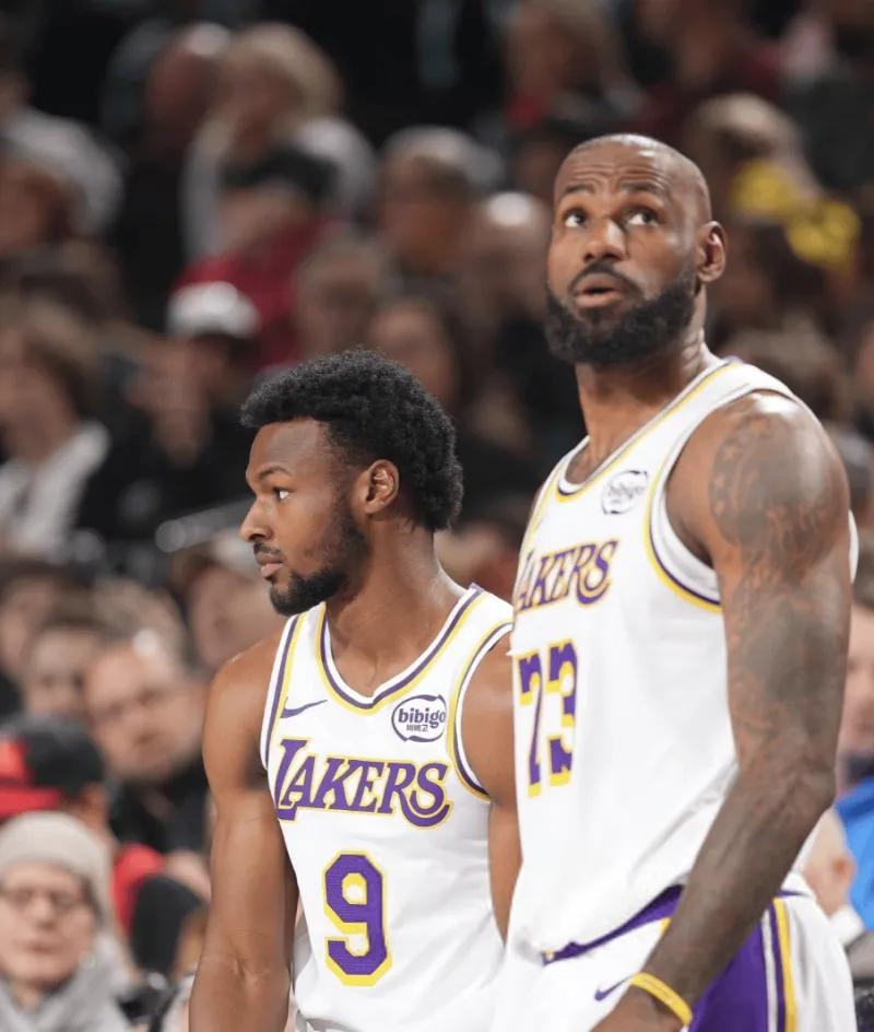 反复试探，来回拉扯！詹姆斯这边才说完，从没想过办退役巡演？需要和家人商量一下。