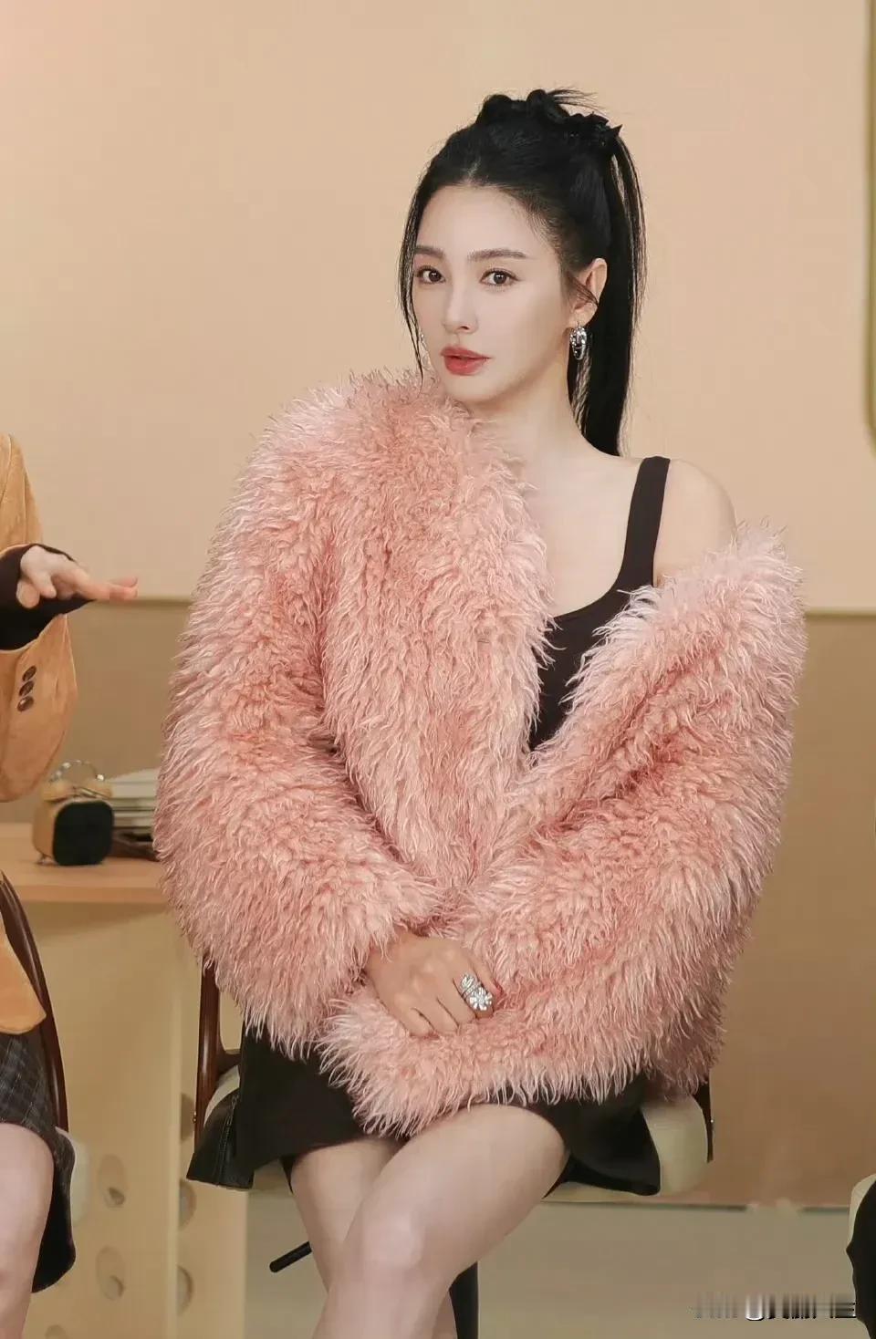 秋天是特别的，让我们停下匆匆的脚步，用心感受秋天的多姿多彩，如画的美景，最能治愈