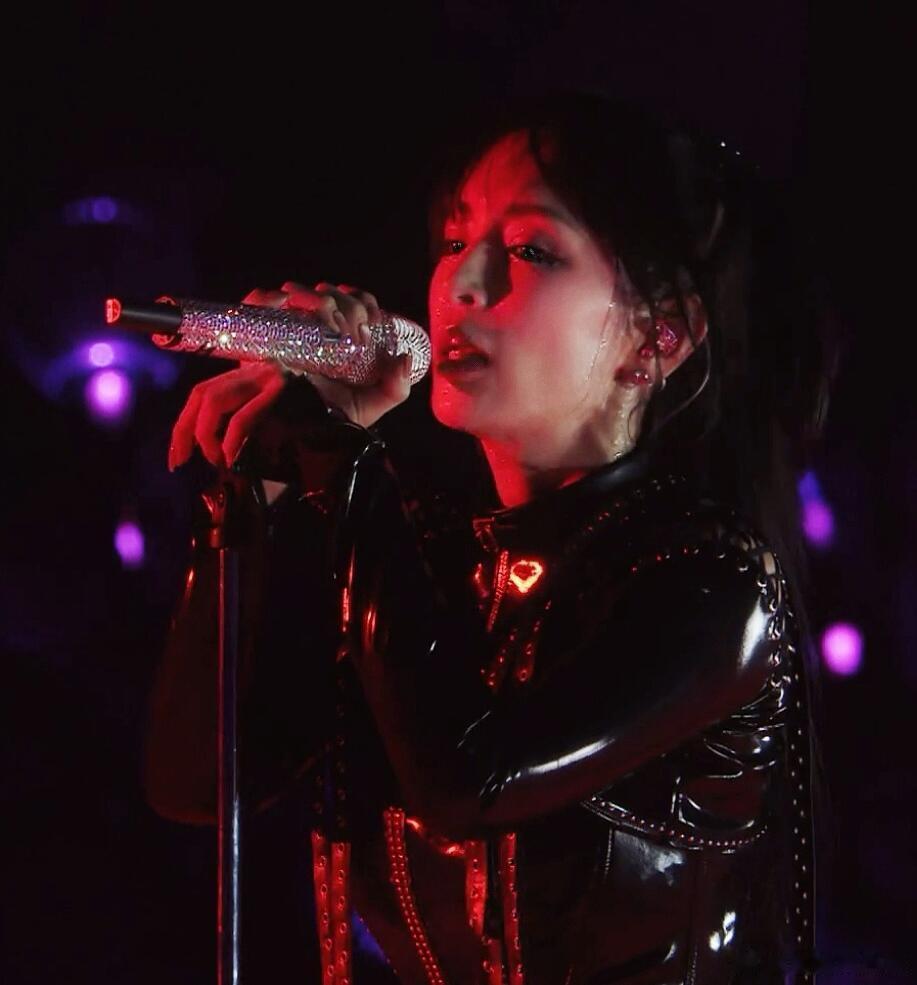 滨崎步状态滨崎步今晚是杀疯了吧，我好像看到了经典重现​​​