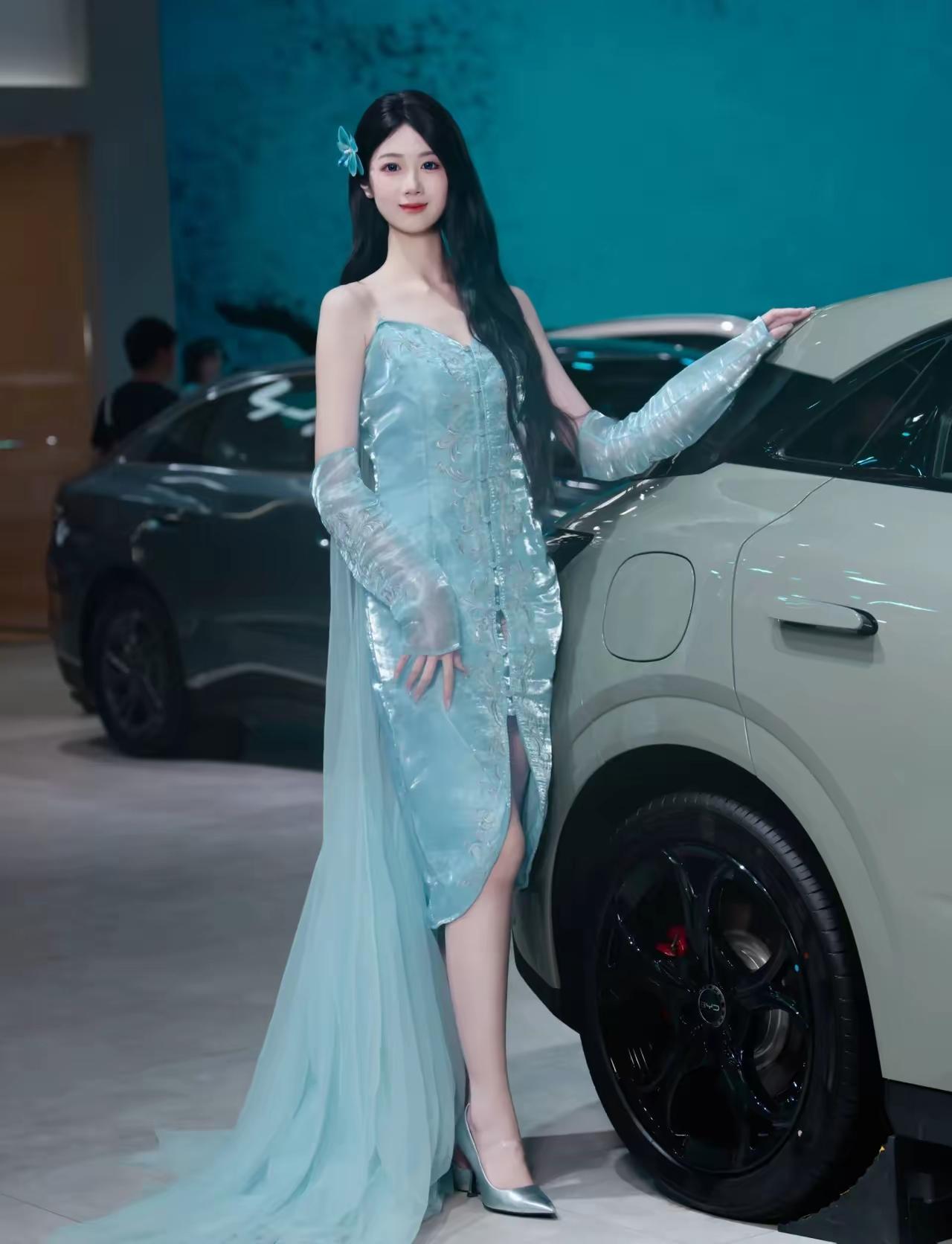车模小姐姐