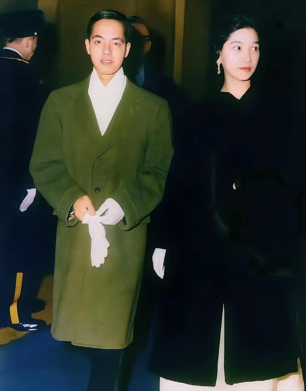 杨振宁去世后，李政道两口子再度刷屏，这哪是单纯怀旧，分明是大家在怀念一种顶级的伴