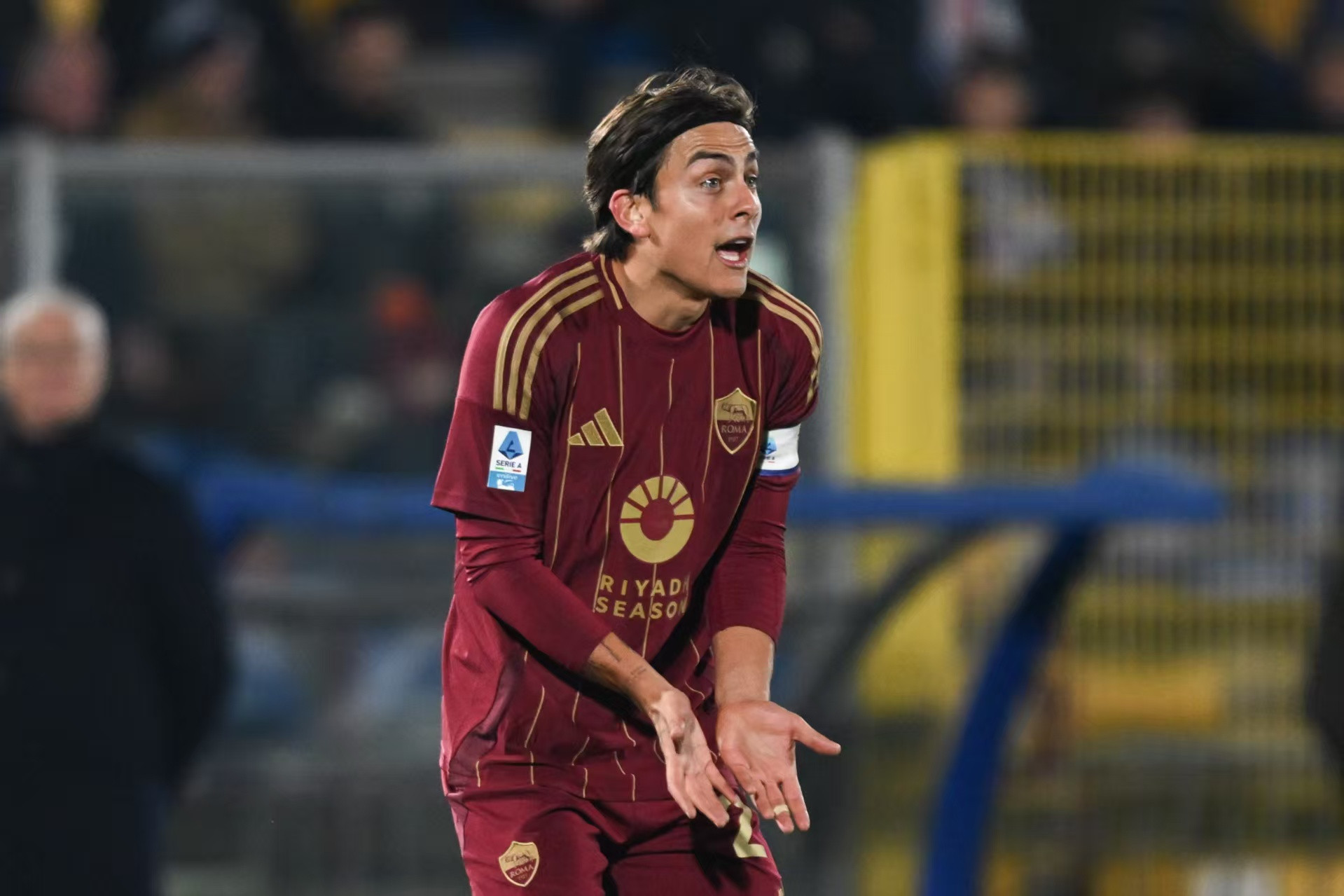 迪巴拉还能留在罗马吗？越来越多的消息表明，迪巴拉距离开罗马的日子越来越近。据