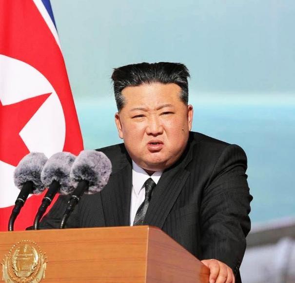 朝鲜在等中国的回应。其实，目前不仅仅是朝鲜在等中国，美国、韩国也在等中国。甚至