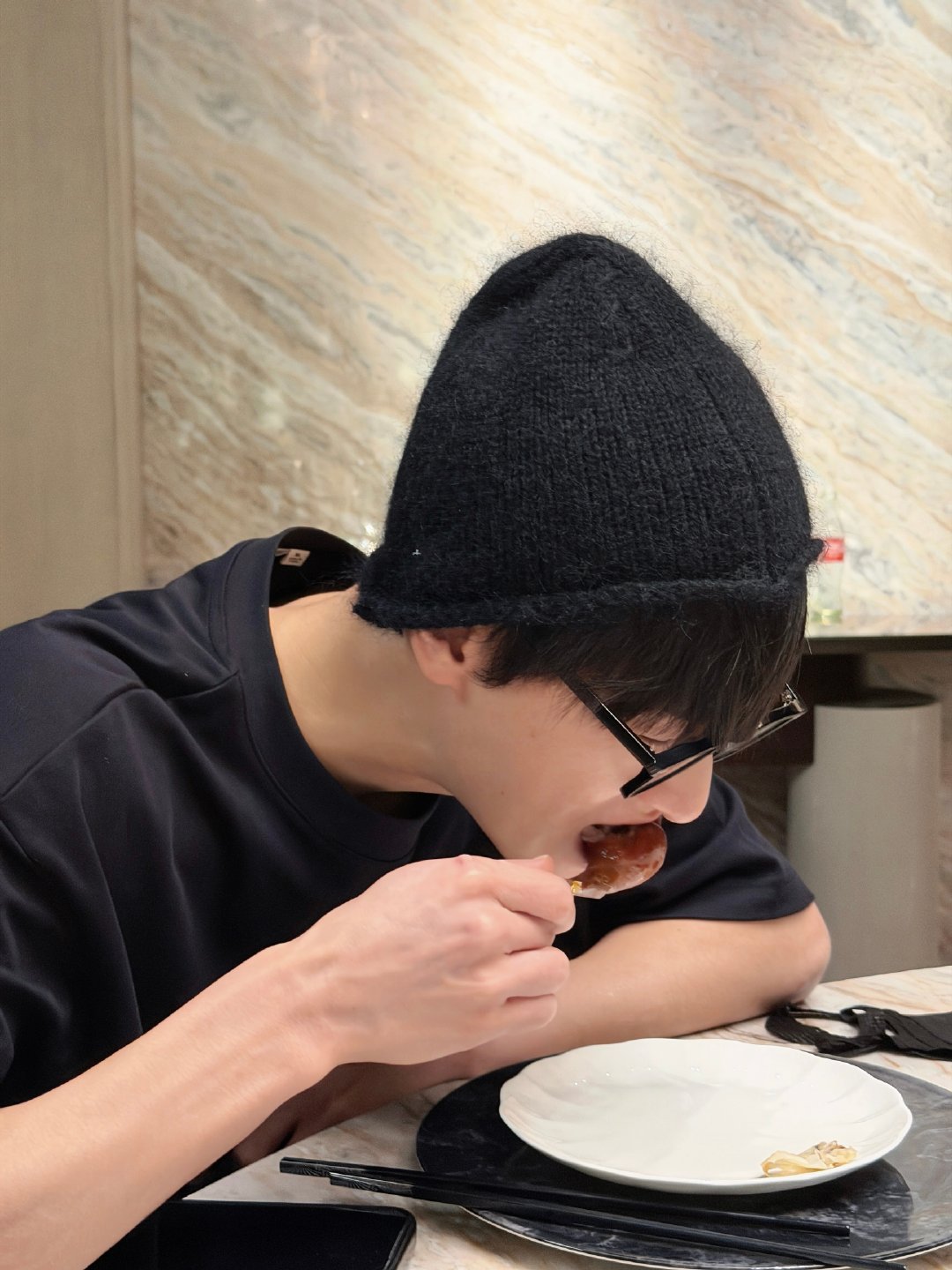 哈哈哈李昀锐要多吃点哦，辛苦了！我们奔向更幸福的二月🥹