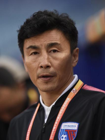 句句扎心！李玮峰彻底撕开国足病根：踢不过韩国，根本不是球员差。为什么国足年年