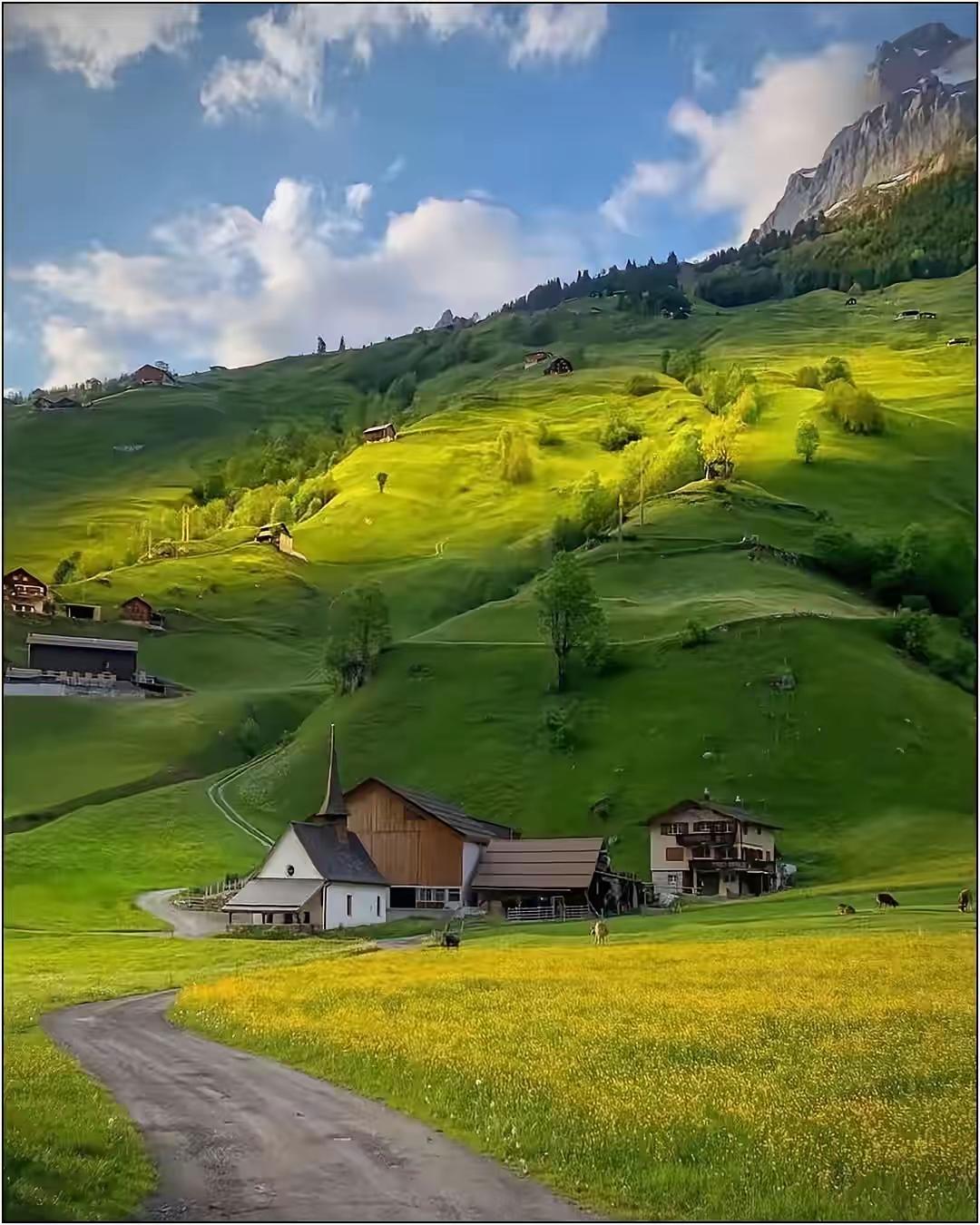 千万别花死人的钱，花了不光心里膈应，日子还容易处处卡壳！所谓死人的钱，说白了就是