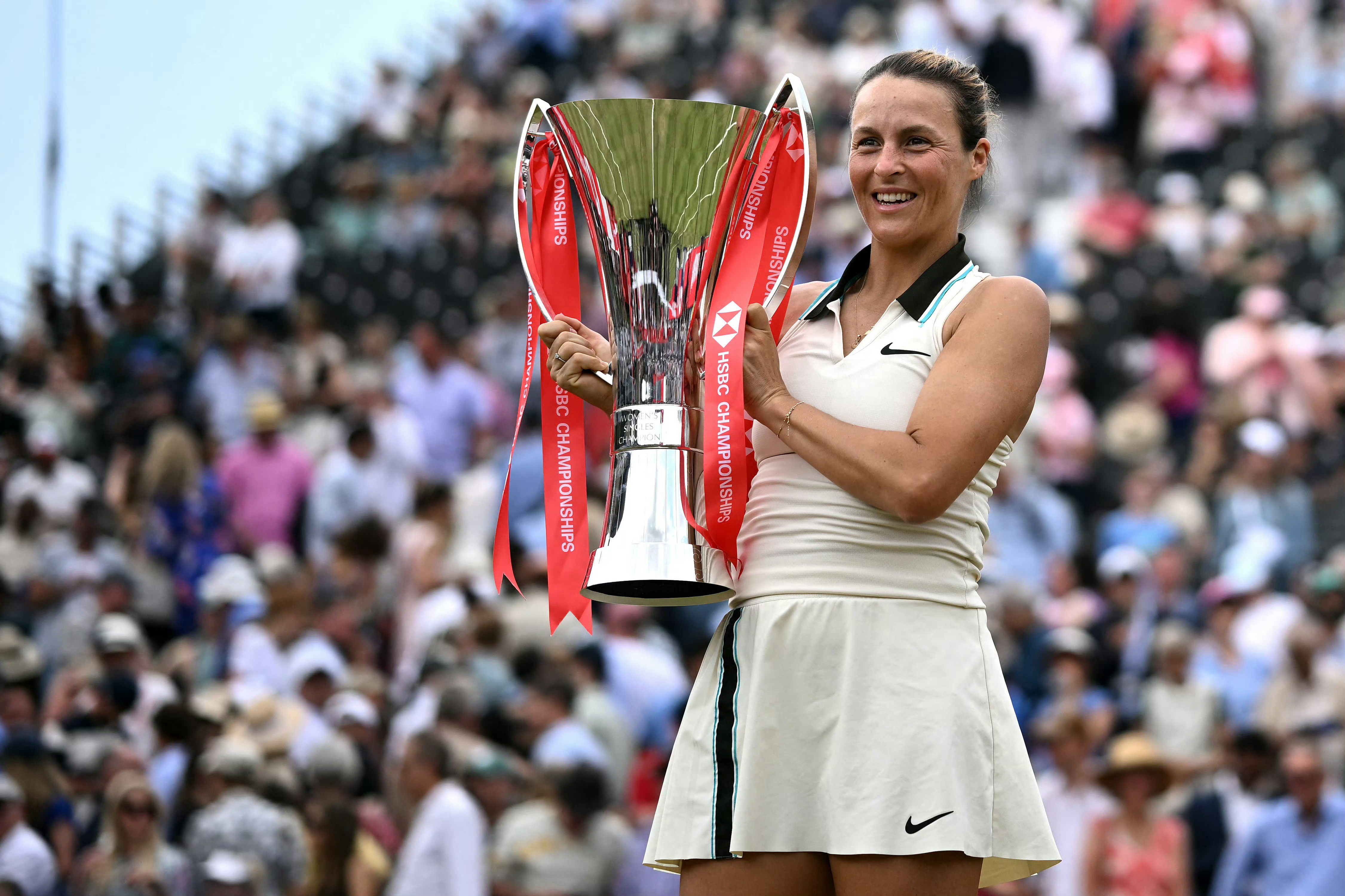 本届温网前三周热身赛冠军除了梅尔腾斯已全部无缘第三轮！WTA500伦敦站：玛利亚
