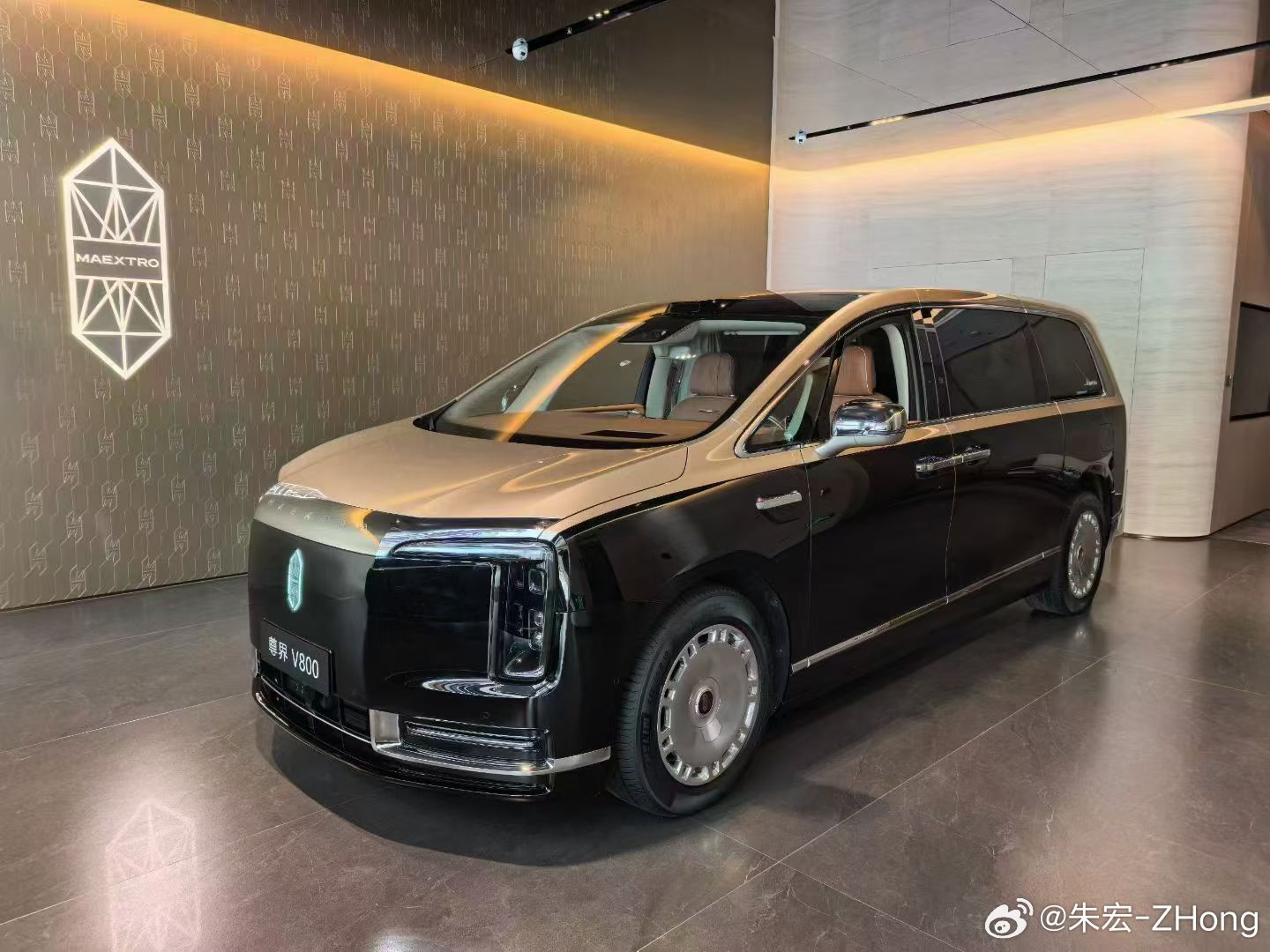 尊界V800这几台小定收了很多埃尔法确实没有这车有吸引力都想尝鲜试一下