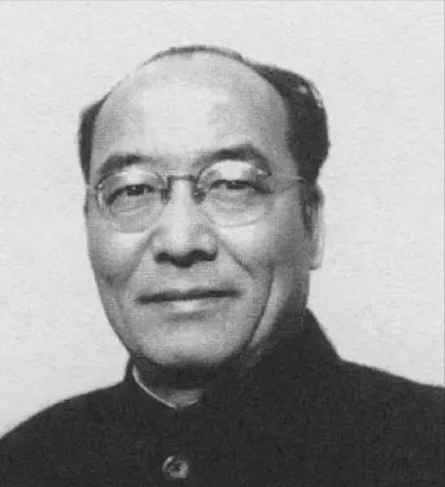 1948年，特务头子叶秀峰突然来到韩练成家，说：“李仙洲的5万大军在莱芜战役中被