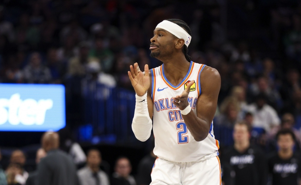 今日比赛，亚历山大与伦纳德的表现根本不在一个档次！亚历山大：27岁，身高1.