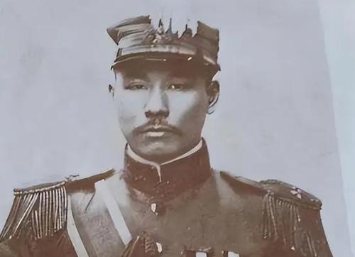 当年冒死放走毛主席的警察厅长，60岁穷困潦倒进京，主席三封亲笔信暖了一生！ 