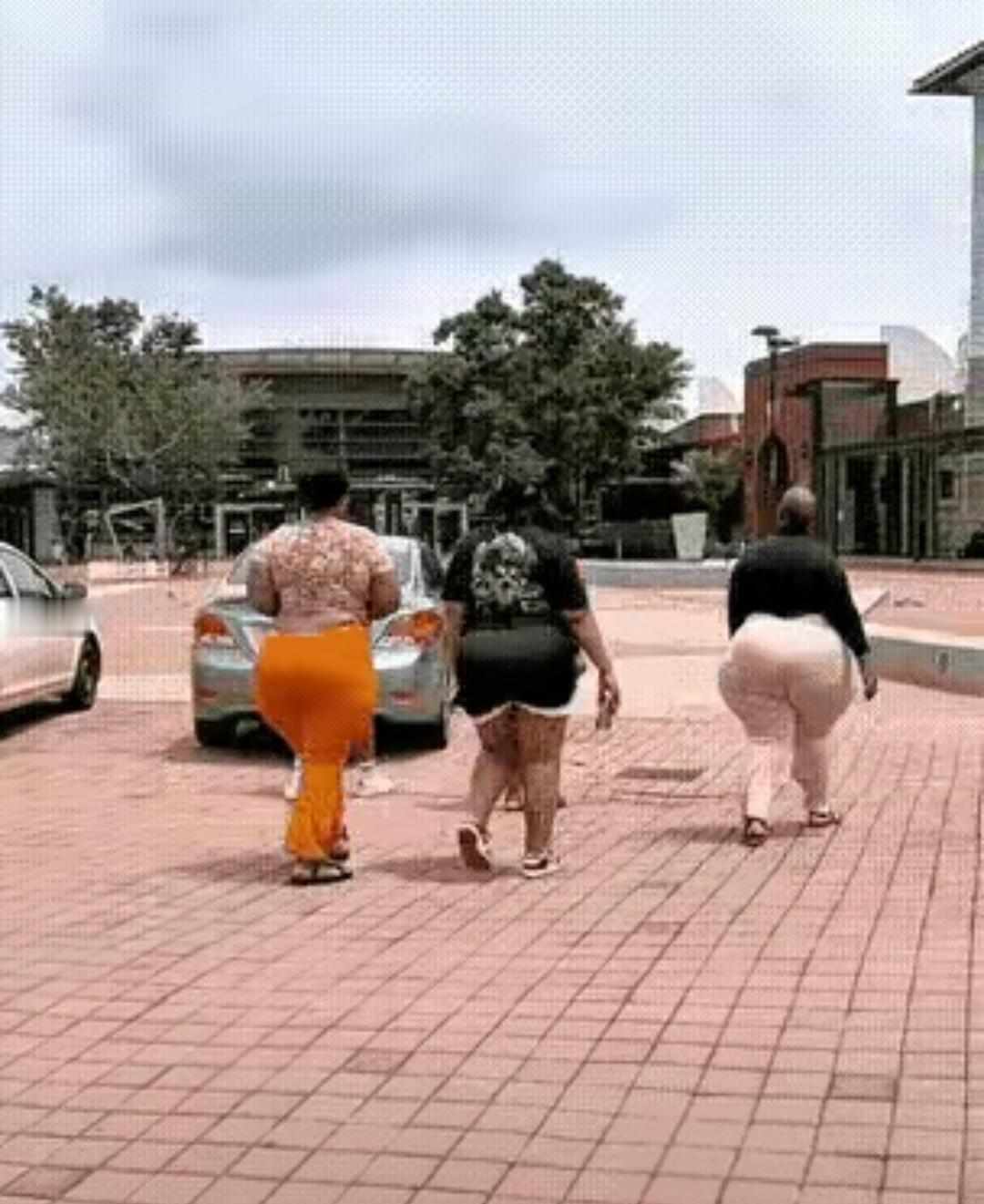 刷到一条对比图，国外穷人区排队买炸鸡，人均臀围快赶上腰围两倍。帖子说人家一天三