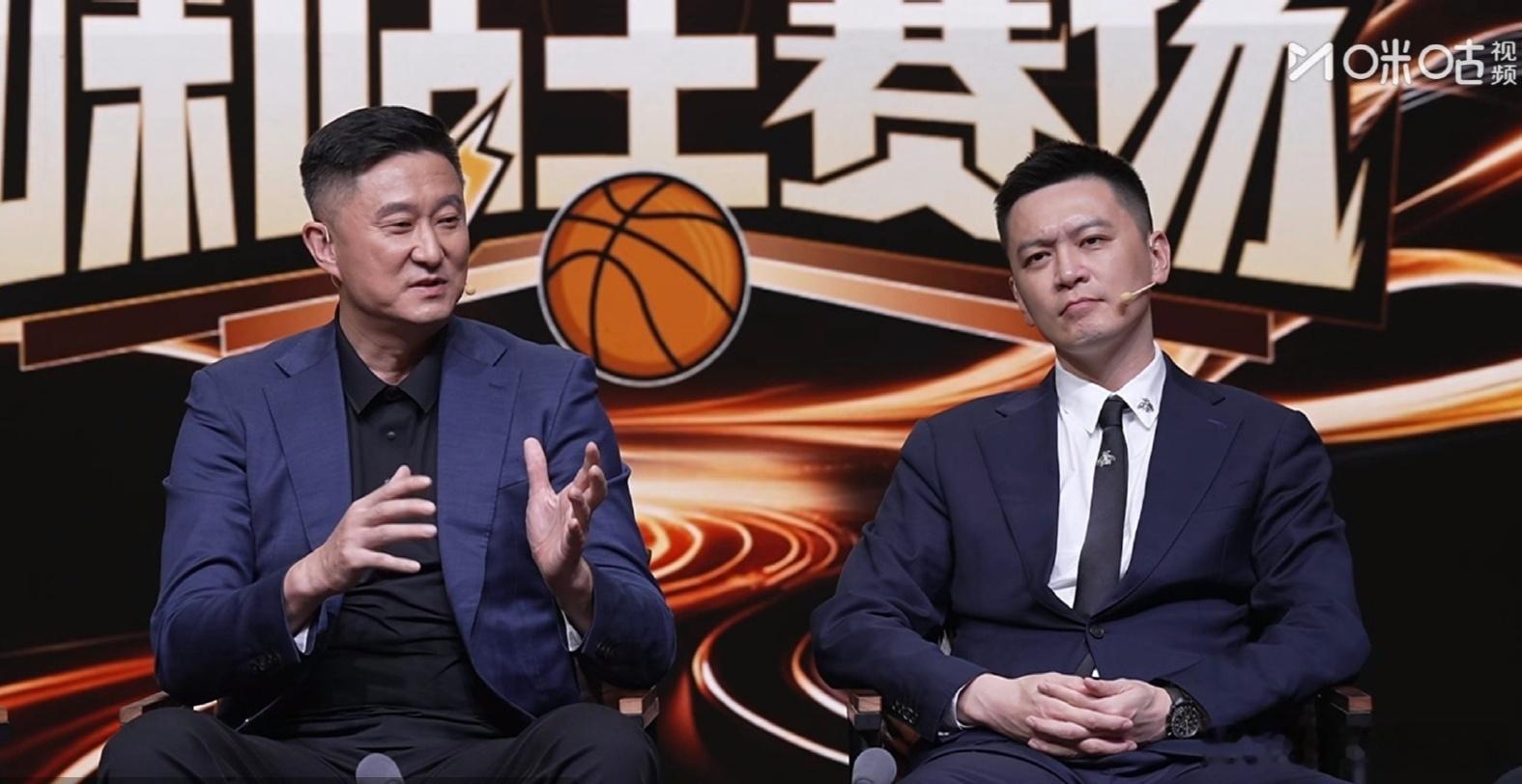CBA新赛季揭幕战上海男篮34分大胜深圳男篮，比赛早早失去悬念。比起场上的胜负，