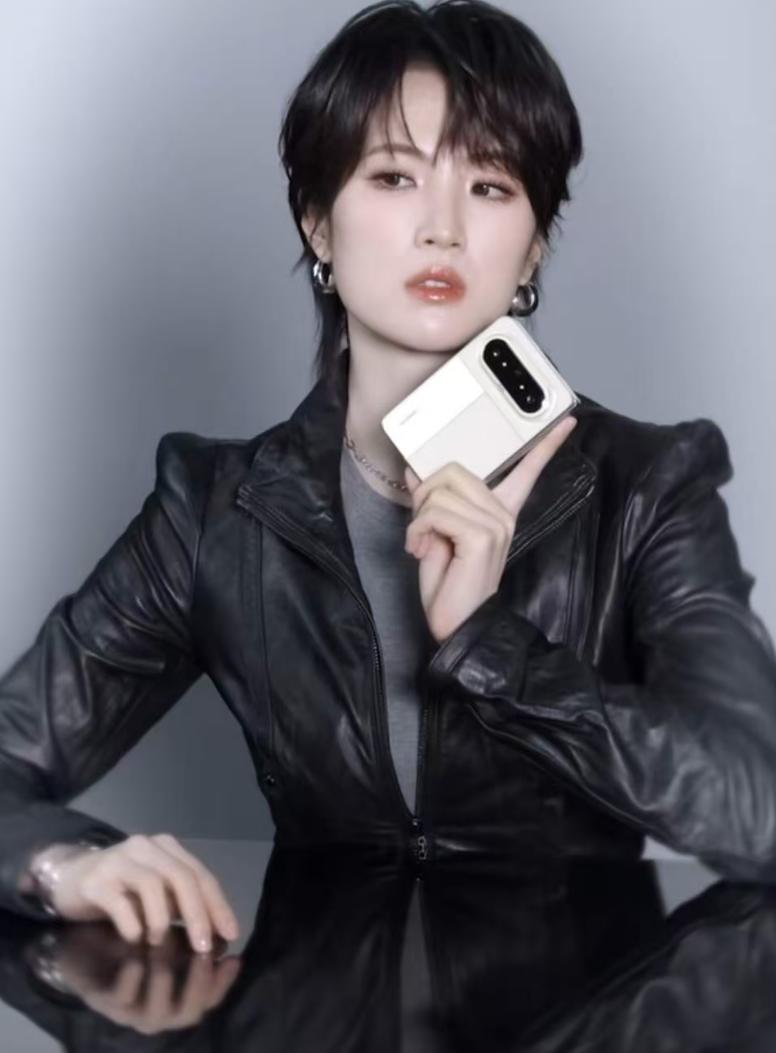 华为这次让姚安娜代言PuraXMax，一共有两个赢家，一个输家。首先最大