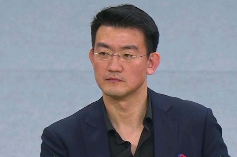 王博指导的表情彻底看不懂了！在CBA俱乐部杯三四名争夺战的末节比赛中发生诡异一幕