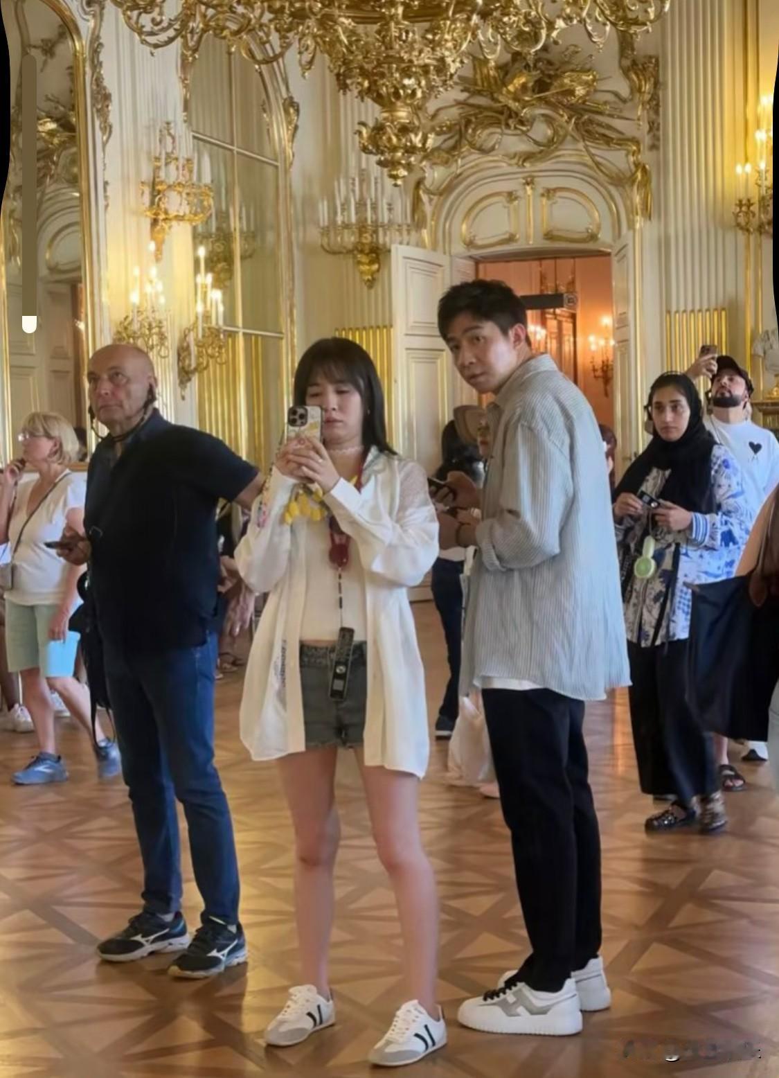 恋爱实锤！俞灏明王晓晨国外度假被偶遇5月份，俞灏明曾在微博大方公开表白女友，并