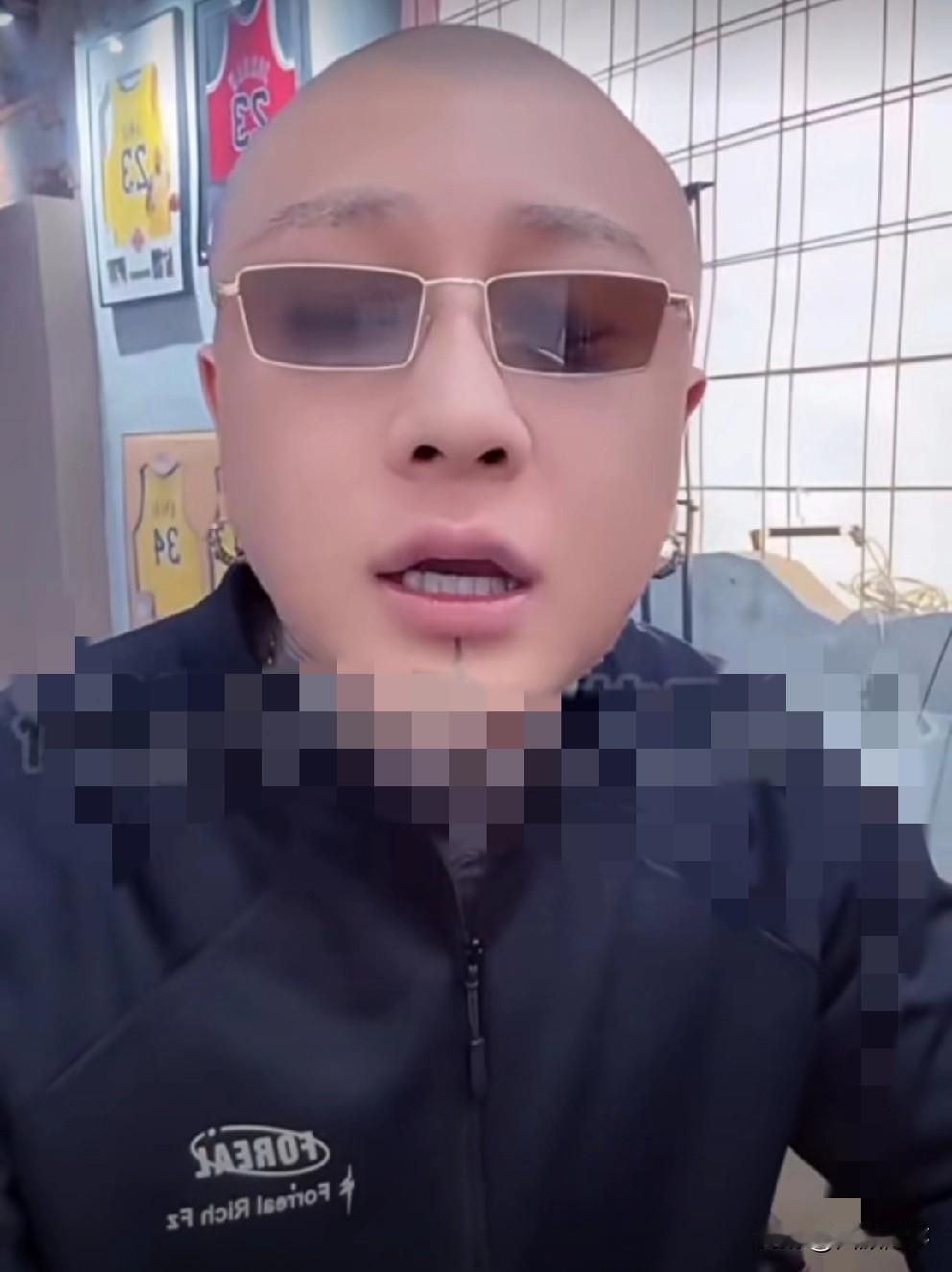 白天杜凤说早已释怀不会复婚，晚间方丈直播也做出回应说道：我俩早就释怀了，很少联系