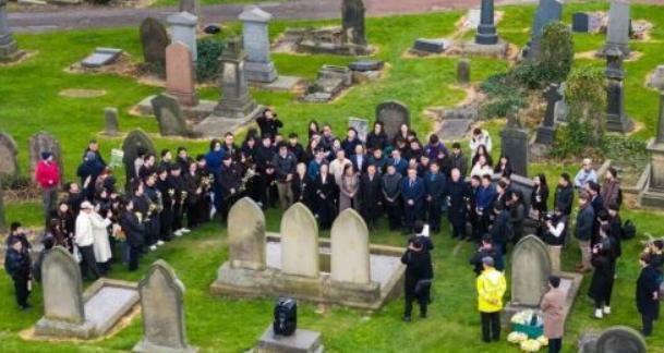 看到这条消息，心情竟久久不能平静。新华社报道，4月4号，我驻曼彻斯特总领事等及