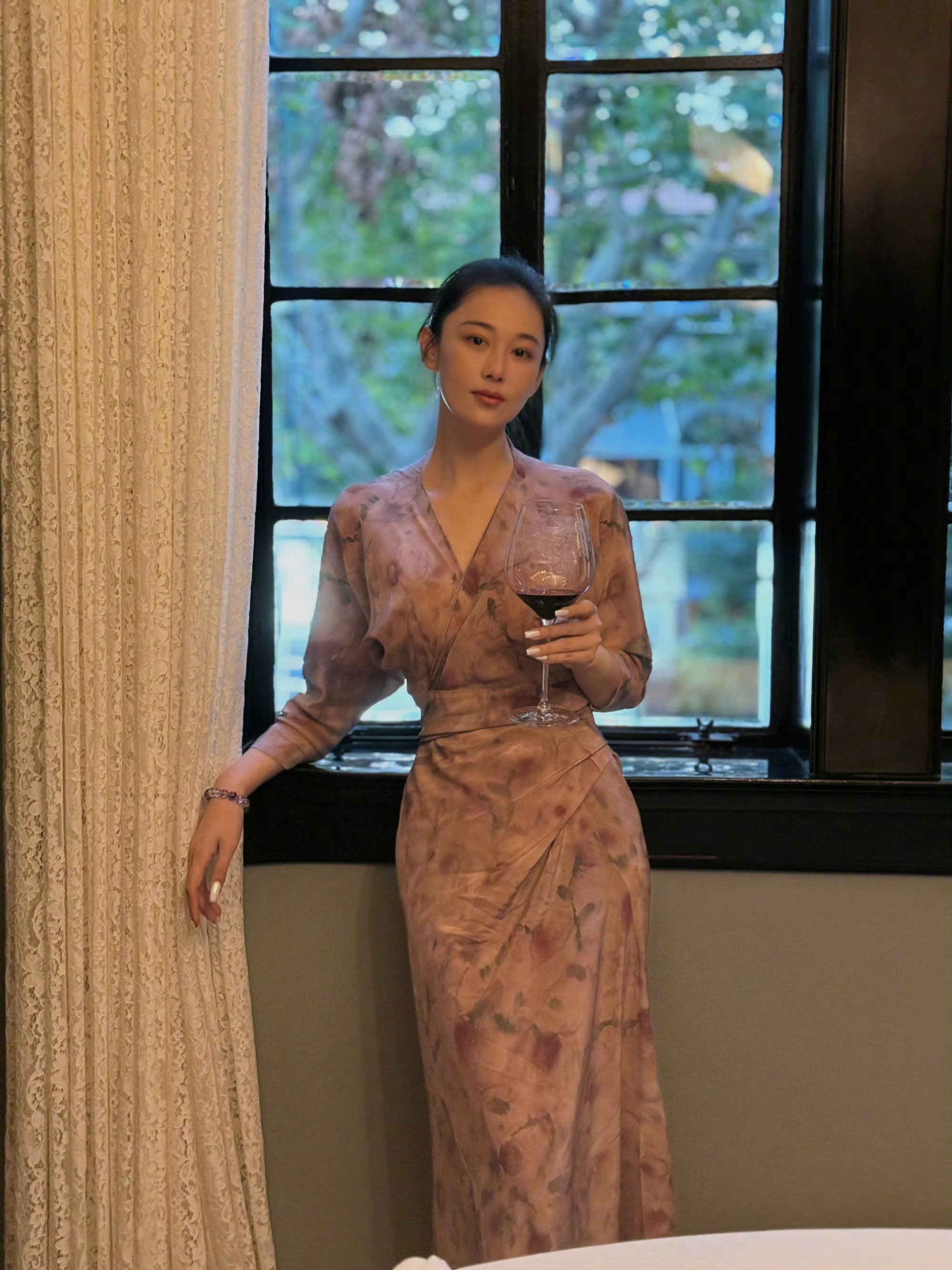 张馨予江南女子张馨予这个妆好美啊，好优越的骨相啊！！​​​