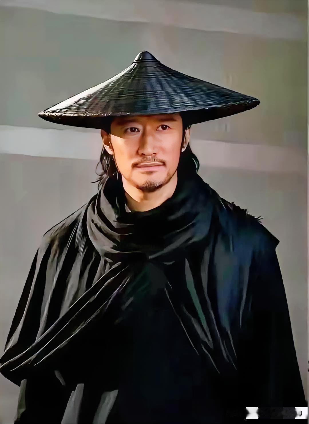 吴京这波操作太疯了！把《战狼》赚的盆满钵满的钱全砸进去，还抵押房产凑了7个亿，一