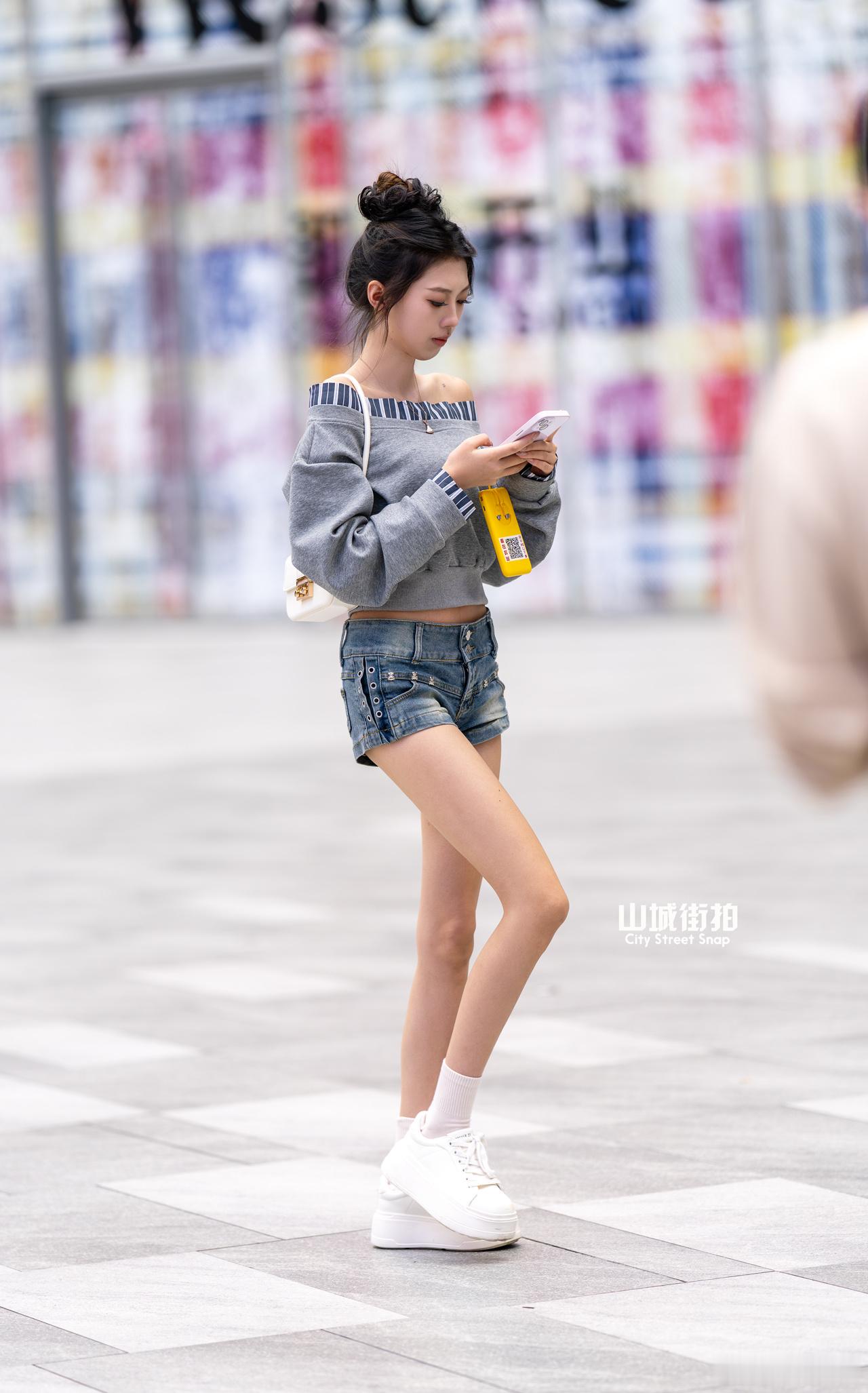 小姐姐的腿太逆天了，我一点没P~​​​