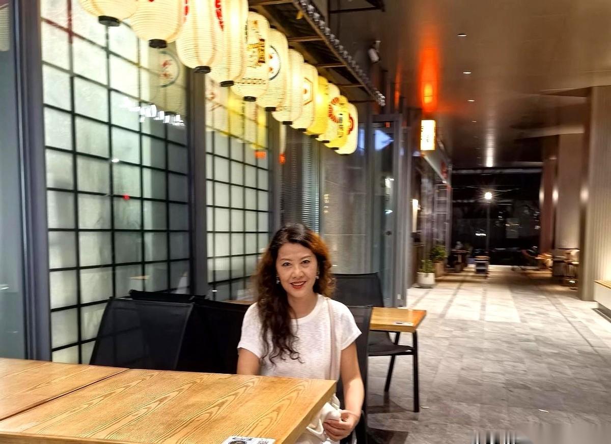 有人在评论区敲下一行字：“天天流水账，真没意思。”写的人没回嘴，默默关了页面。