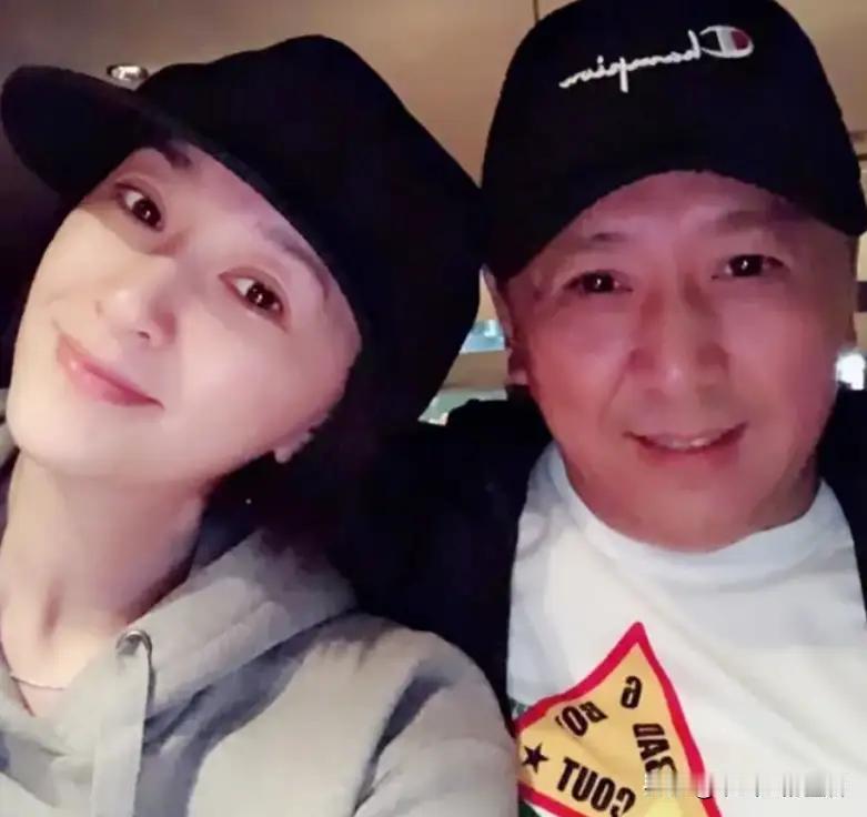 十年神仙婚姻落幕！李小冉低调离婚真相曝光，分居两年早有伏笔曾被全网追捧的低