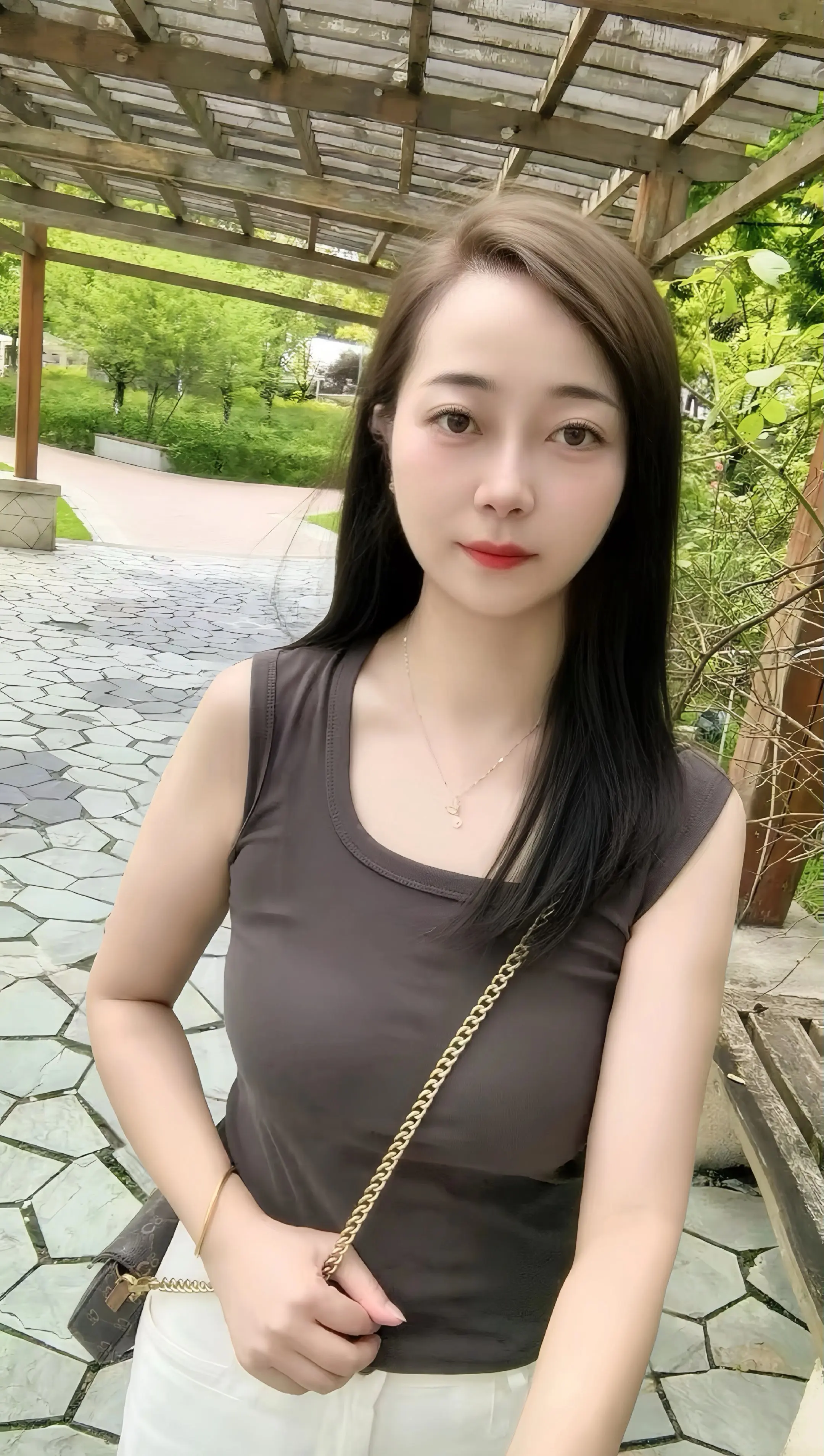 珠圆玉润方圆脸   富态旺己又旺财