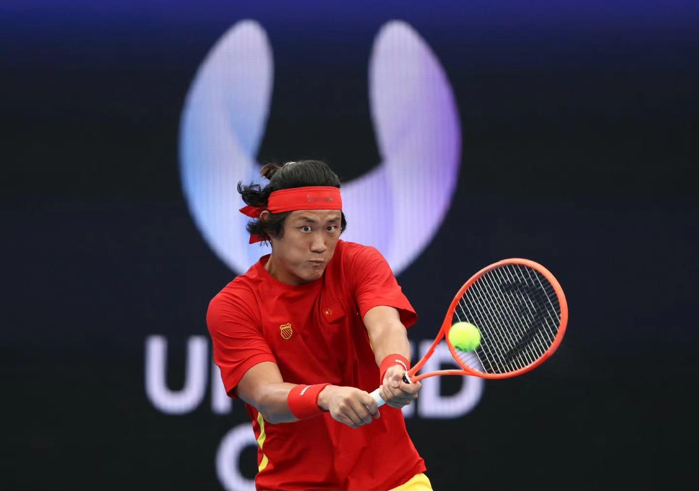 张之臻2比1贝尔赫斯张之臻NB！！！联合杯首战的背水一战，他在抢七先丢一盘的情