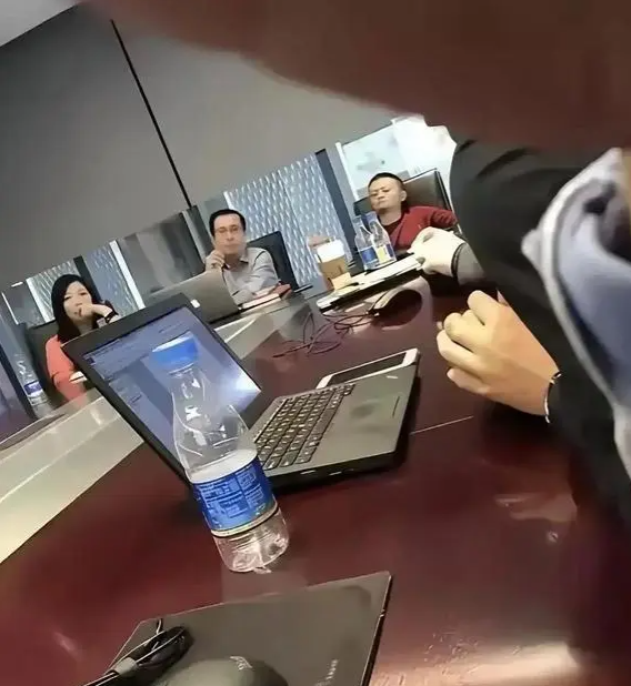 就这态度，办他就对了。。