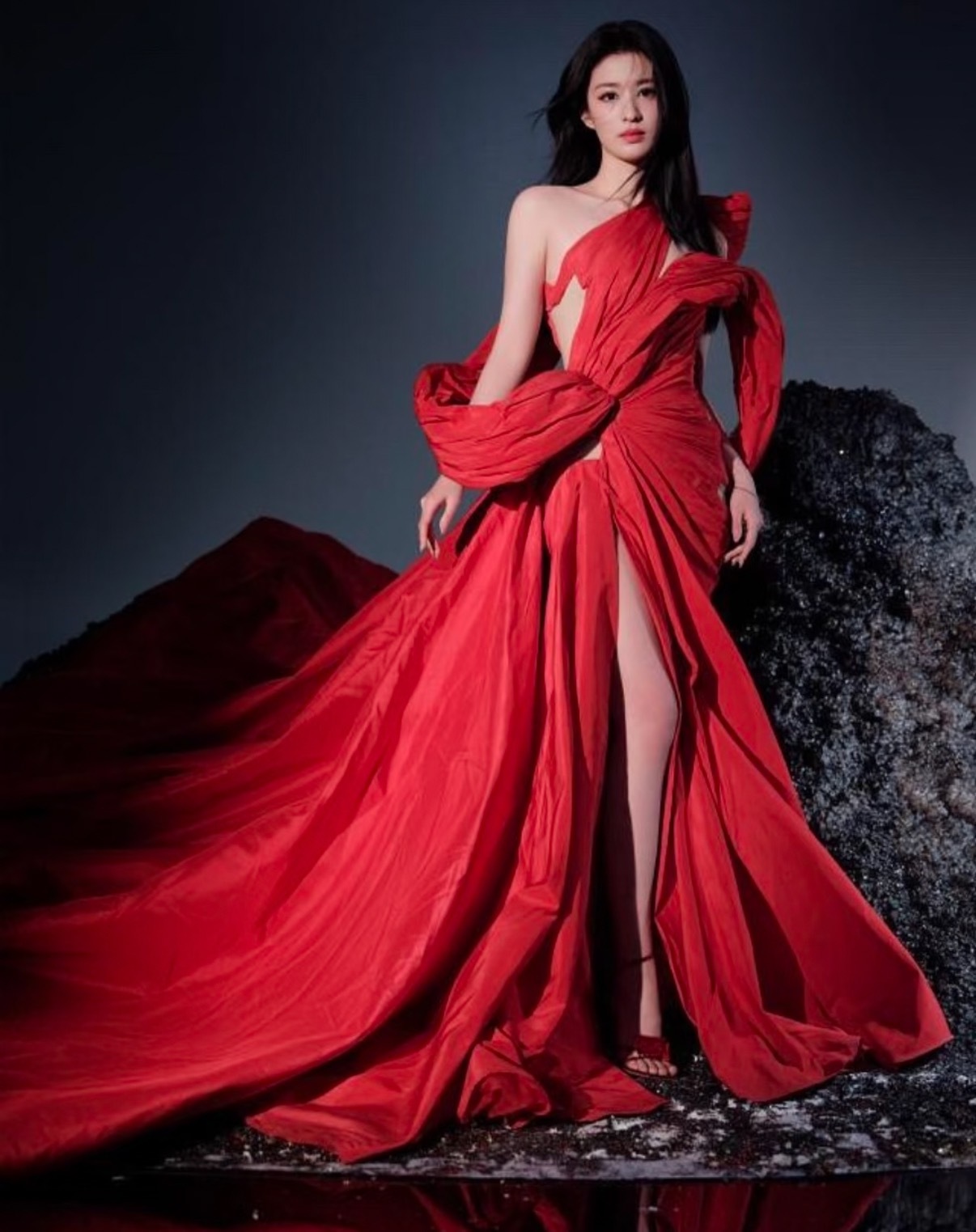 红装是王楚然的统治区吧太迷人了，特别的喜欢有被王楚然惊艳到啊