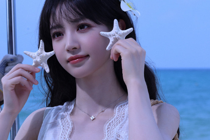 田曦薇100%甜度100%甜度的田曦薇海边限定的甜妹已送达，田曦薇的每一个表情