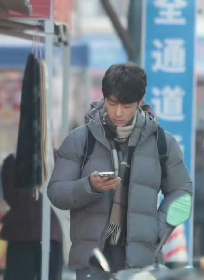 肖战小城良方路透，很生活气息