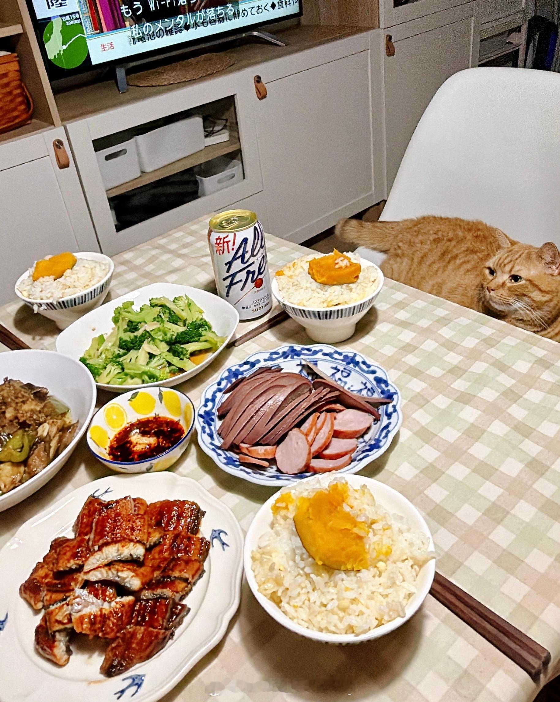 一直觉得，好好吃饭是一件很重要的事，所以坚持每天认真做饭，认真吃饭，姐...