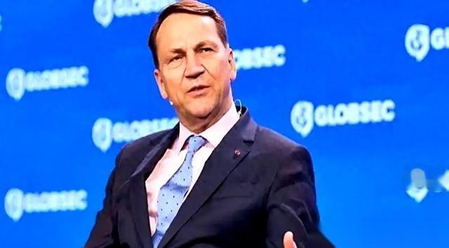 最近这则关于多国跨洋喊话的新闻，生动演示了什么叫“手伸得太长，脚却没站稳”。主