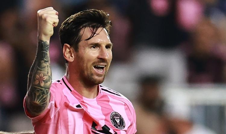 迈阿密国际5：1纽约城晋级美职联季后赛总决赛之后，居然有球迷表示梅西是抱了阿连德