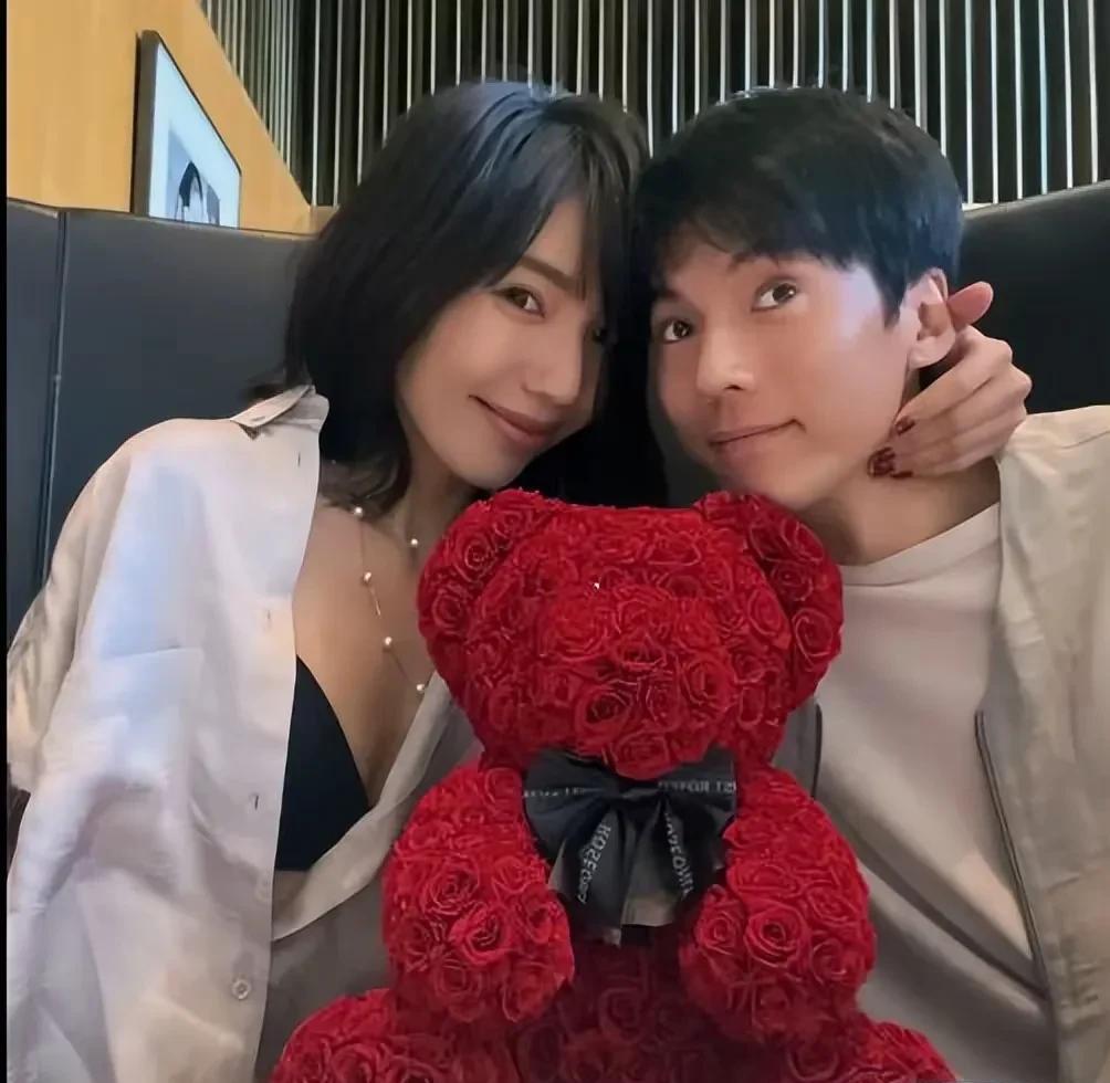 我当时看这个综艺，所有人都骂张婉婷，可我就觉得她太强了，但是很空虚，她在婚姻里种