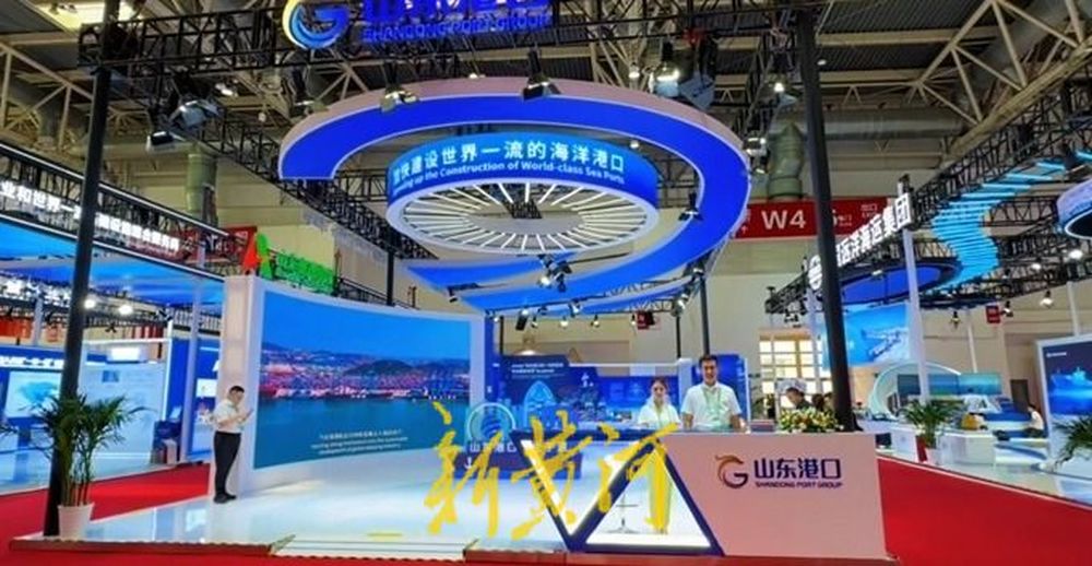 李奉利: 山东港口去年完成18亿吨吞吐量, 全世界最大港口群在新发展格局中扮好枢纽角色 | 聚焦链博会·人物心声