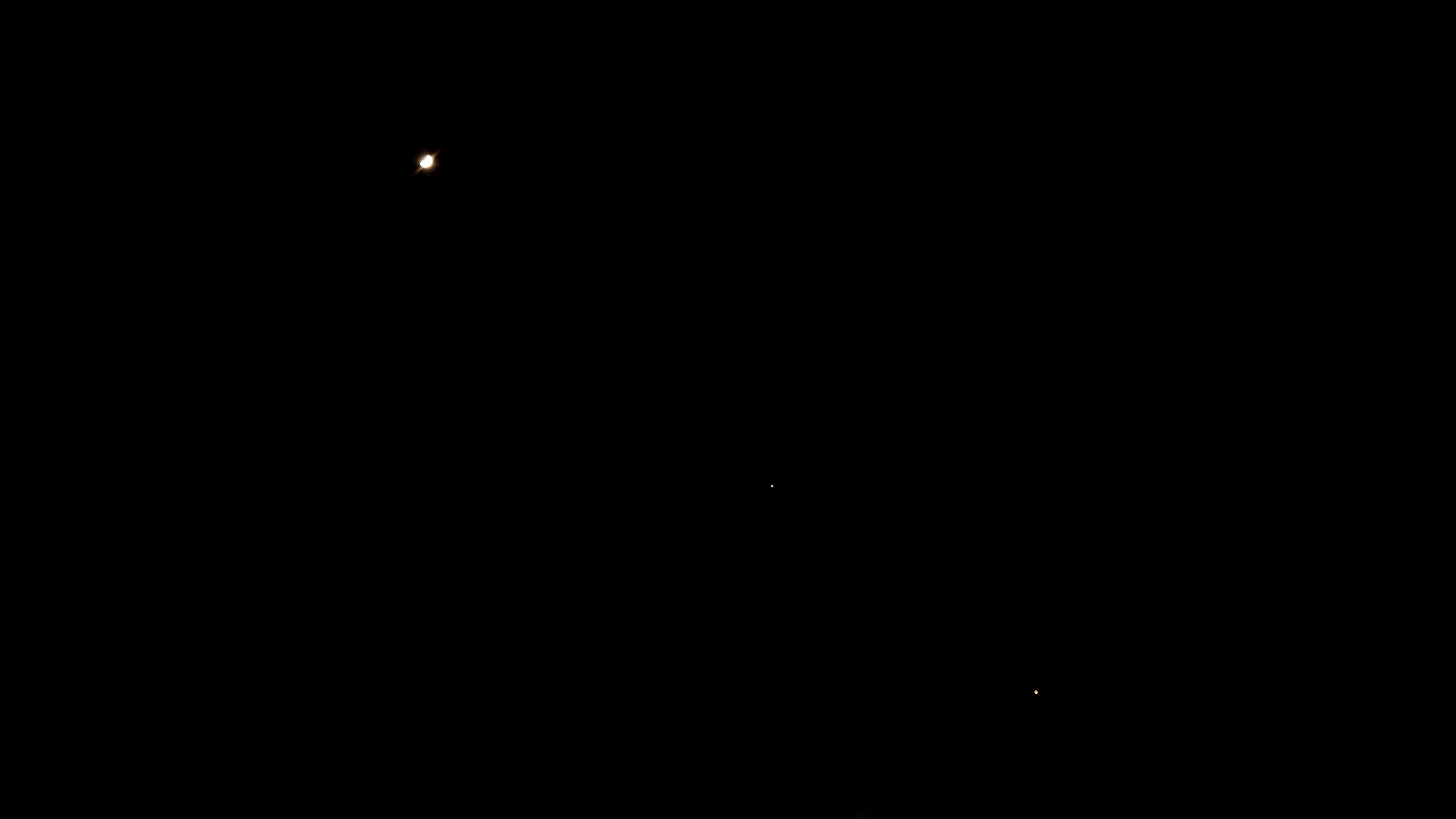 5月最值得观测的天象，双星伴月（金星、木星），最下面的是金星，即使城市中也肉眼可